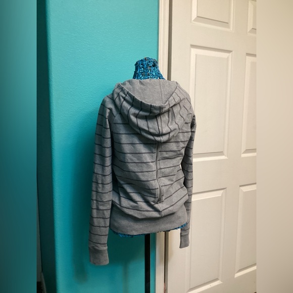 💥PRICE DROP💥 Rollin’ With My Omies Hoodie - Picture 5 of 6